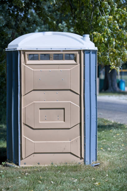 Best Luxury portable toilet rental  in Kinsley, KS